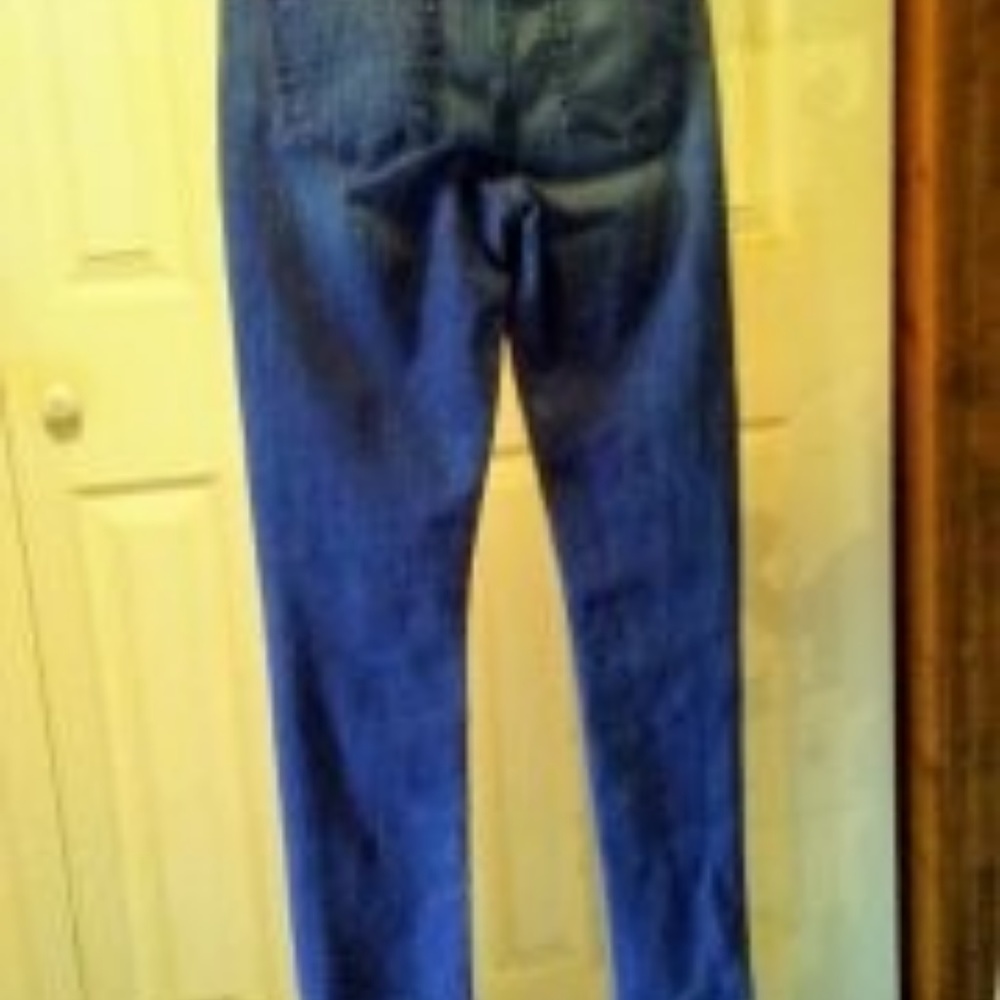 7 For All Mankind - Picture 4 of 5